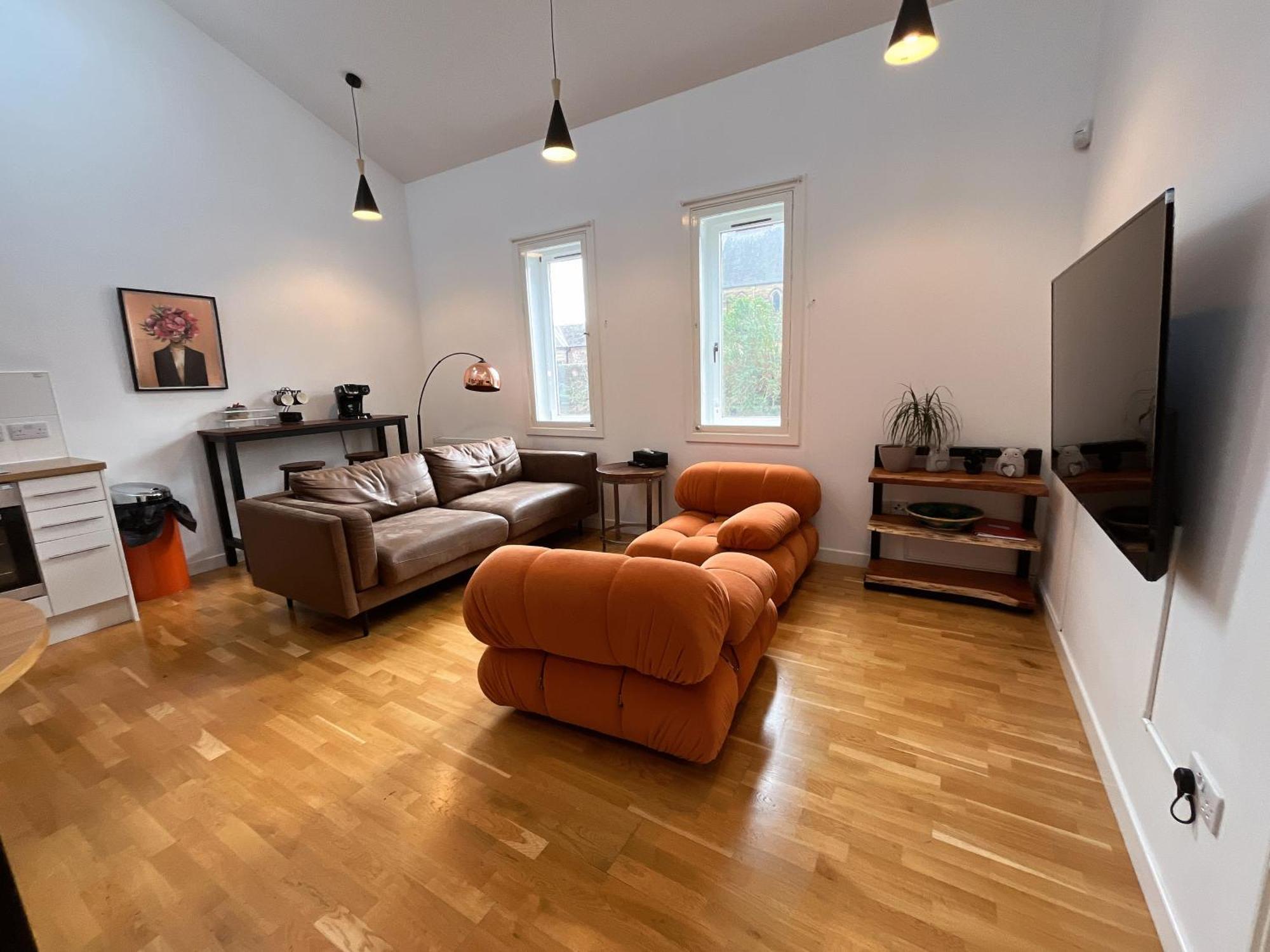 2 Bed 2 Bath With Private Parking — Photos 2